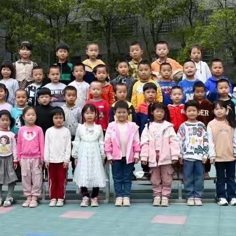 “最美的遇见”——灵官殿镇中心幼儿园大二班毕业美篇