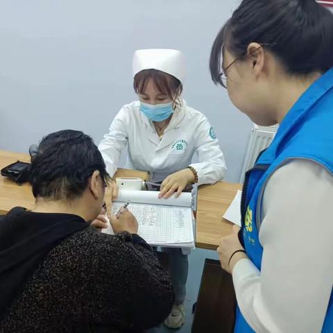 健康义诊进社区    便民服务暖人心