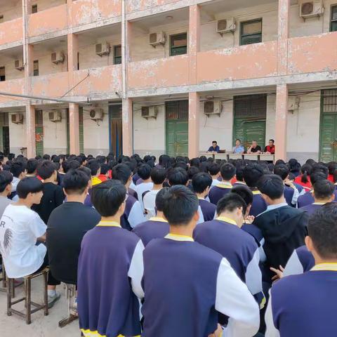 东城派出所民警受邀到定陶区特教中心、南城中学两所学校进行防溺水宣讲