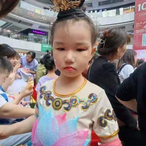 欢庆六一，童心飞扬 ---艾童慧美幼儿园