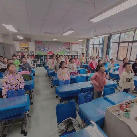 多彩课堂促“双减”，课后服务践“五育”