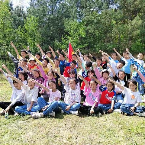赏花、游戏、野炊……春游成为学生的“第二课堂”