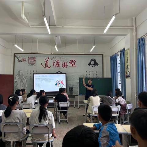 心灵引领，健康启航——龙潭中心学校举行学生心理健康教育知识讲座