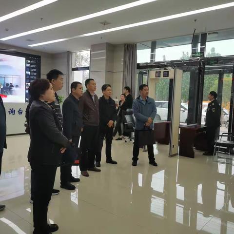 卫辉市政法委赴获嘉县学习“党建+大数据+全科网格”基层治理模式
