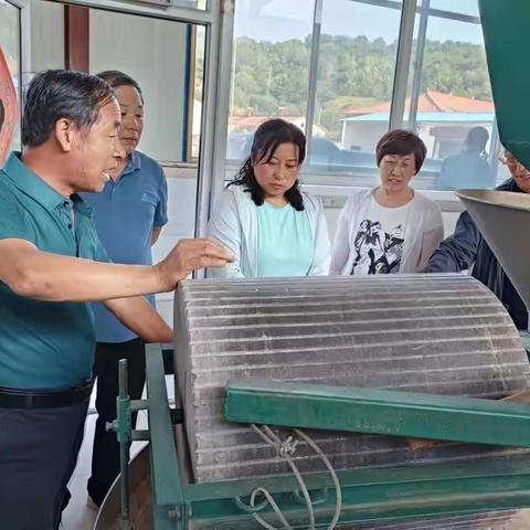 市农业资源工作中心主任常素红带领相关人员深入沁县沁谷香农业开发有限公司调研指导生态农场建设工作