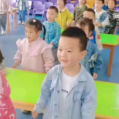 睿博幼儿园小一班“走进孩子的童心世界”