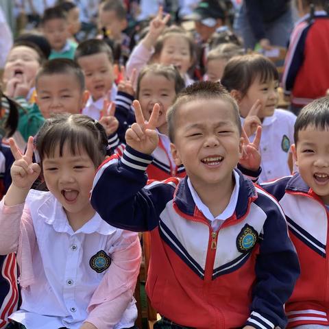 雅居乐大地幼儿园“非遗小传人”进园体验活动🇨🇳🇨🇳🇨🇳🪕🪕🪕