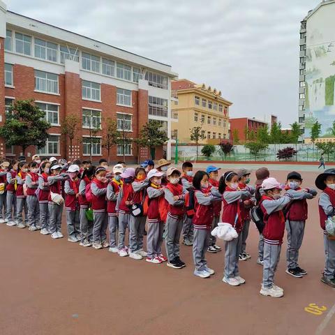 乐享自然，聚力前行！第二实验小学二年四班春日研学之旅启程