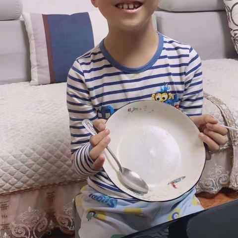 “节约粮食，远离浪费”主题班队会实践活动