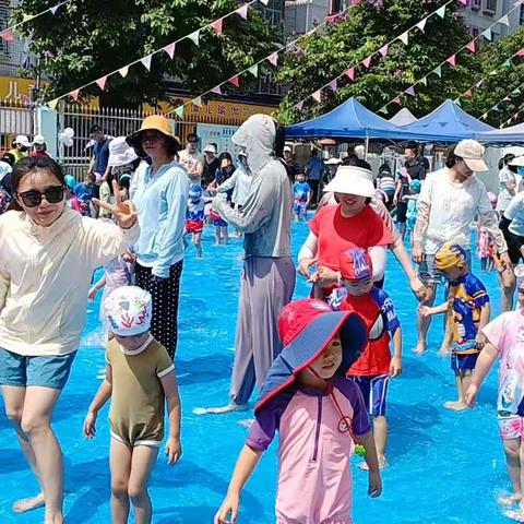 小二班庆六一活动——“花样玩水，水悦童年”