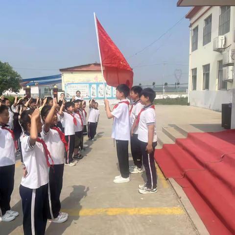 红领巾，我为你自豪！——杨店镇陈堂小学少先队入队仪式