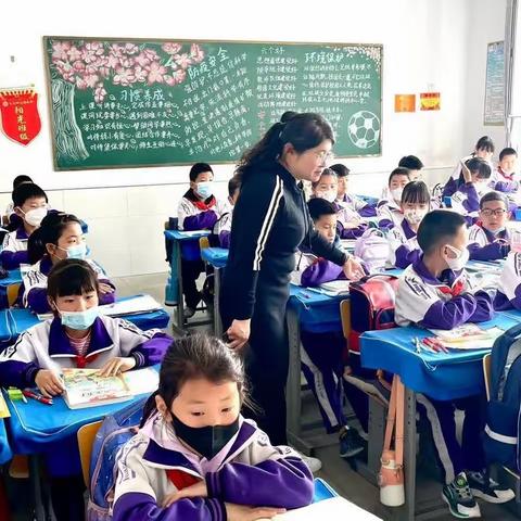 最是书香能致远——滦平县第四小学举办“世界读书日”读书交流分享活动