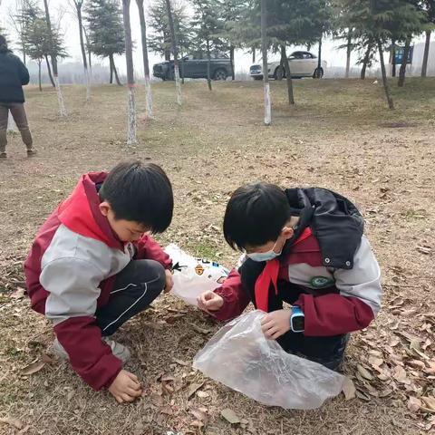 小小“雷锋”在行动——武城县第四实验小学学雷锋志愿服务活动