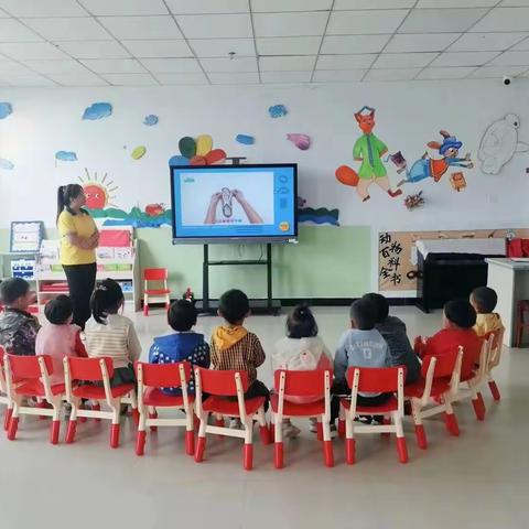 大战场镇中心幼儿园 🎀小班组九月班本主题🎀——《爱上幼儿园🎒》