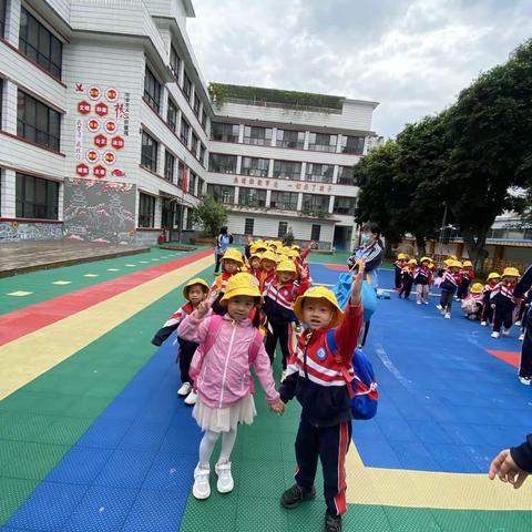 “走进牛奶场，亲近大自然”柳州市柳北区柳锌幼儿园社会实践活动