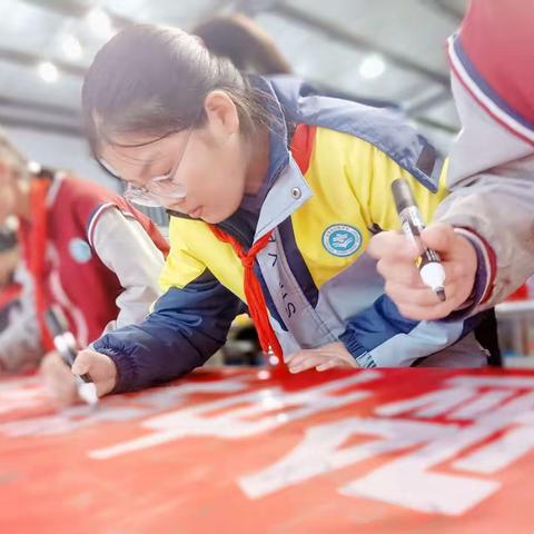 实验中学读书活动丨丨“传递一缕书香，共享读书盛宴”图书捐赠活动