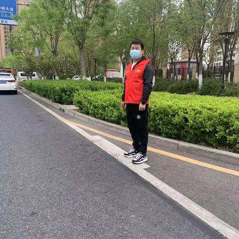 一路陪伴，为爱护航-----二年十班家长执勤篇