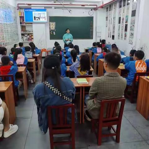 永顺县红宇美术学校上午造型班创意美术——《詹姆斯.里兹的快乐小屋》