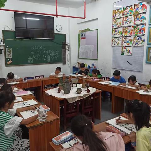 红宇美术学校尚美班线描写生——《走进博物馆》