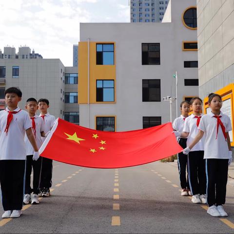 【曙二•德育】曙光第二小学举行“勿忘国耻 吾辈自强”主题升旗仪式