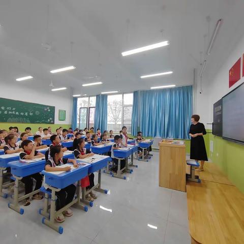 切磋琢磨方成玉，知真研思启新程—悦轩中学小学部语文开学听评课活动