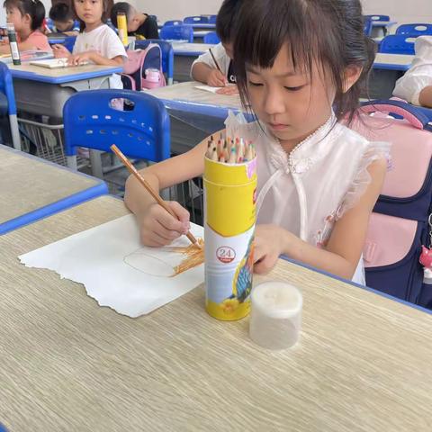 9月13日鼓楼小学儿童画一五班剪影