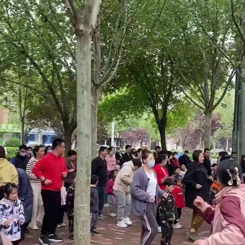 春蕾幼儿园《军事亲子运动会》