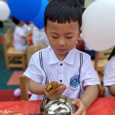 【童蒙养正🍭致童心·拾童趣🍭】﻿华清山水一城幼儿园松鼠二班小朋友迎六一集体活动记录