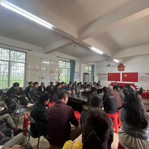 党委书记讲党课。书记讲给书记听