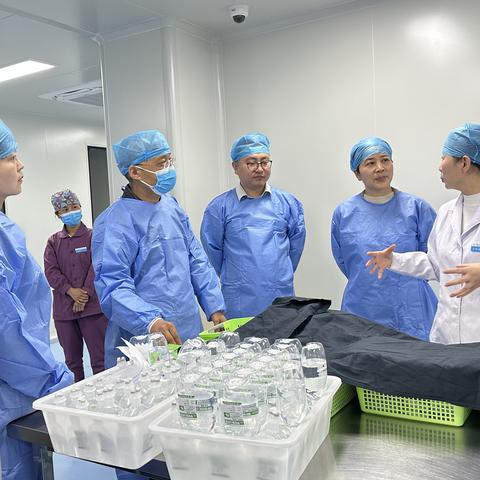 陕西省静脉用药集中调配质量控制中心封卫毅主任一行莅临我院指导工作
