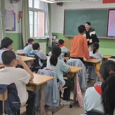 石楼中心校大次洛完全小学五一班家长大讲堂——《 为我是中国人而自豪自强 》