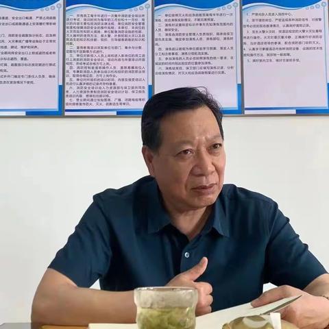 市消防协会钱忠明监事长一行到奉贤联络处调研指导