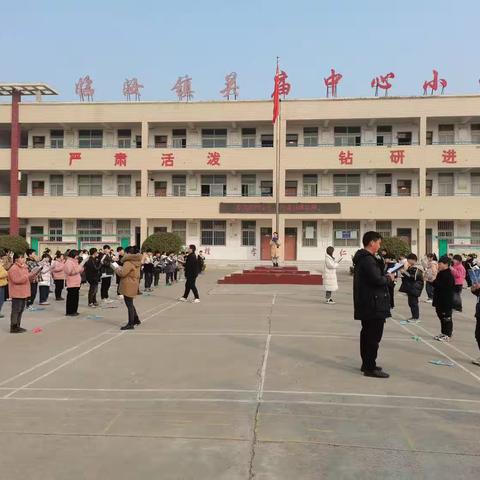 关庙小学“阅读一小时”活动