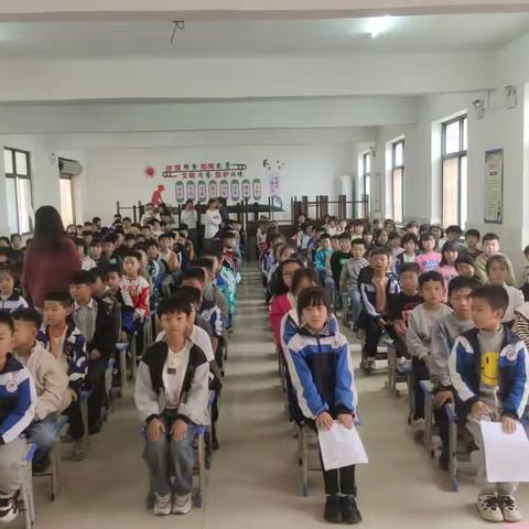 书香溢满校园，读书伴我成长——张二庄镇蓝天实验小学低年级朗诵比赛