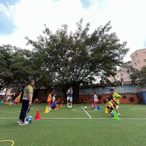 “播种兴趣.收获成长”——2023年春季天河区红太阳幼儿园托管兴趣班汇报活动