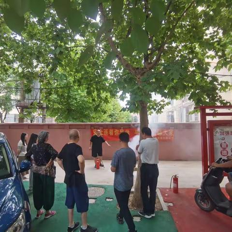 碧水青园社区开展消防演习活动
