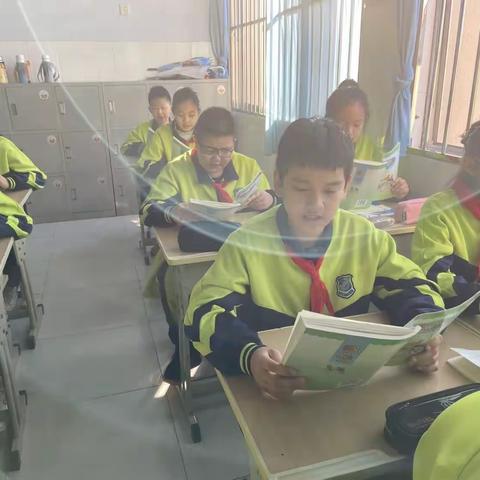 青州市实验小学六年级“悦读正当时”读书秀场