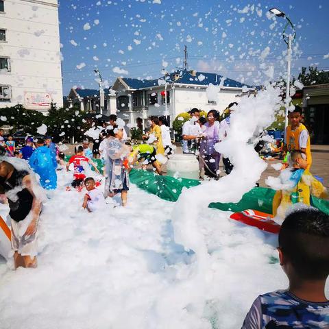 蓓蕾幼儿园“梦幻童年，泡沫之夏”水主题活动精彩瞬间