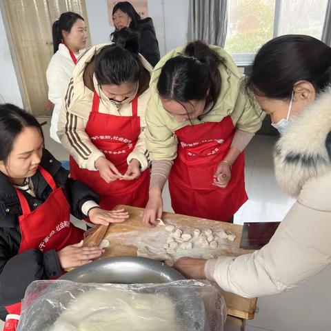 “包饺子 话新年” 浓浓年味迎新春-辉县市民政局