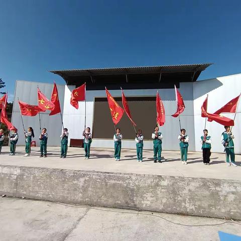 2023年11月6日铜仁市松桃自治县群希小学五（2）班开展研学主题“劳动励心智.薪火永相传”实践
