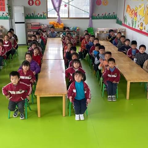 东楼幼儿园大二班庆五一劳动节快乐