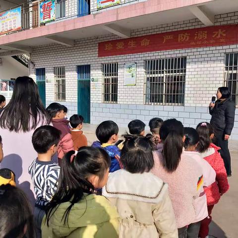 姚村小学“垃圾不落地，校园更美丽"活动纪实