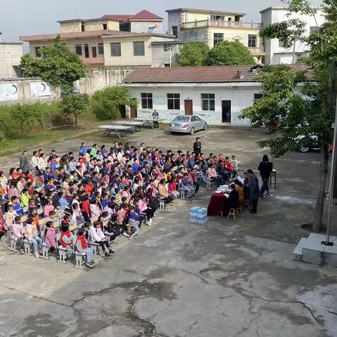 联胜小学春季家长会暨期中考试表彰大会