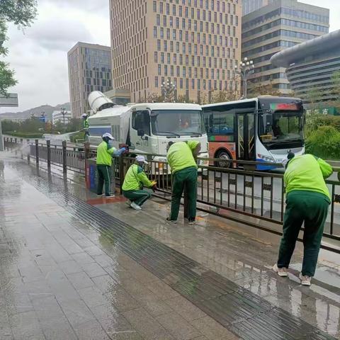 雨后清洗保洁 守护城市洁净