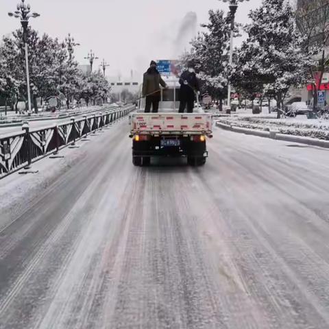 下雪是景 除雪是情——青海西宁城北清扫积雪暖人心