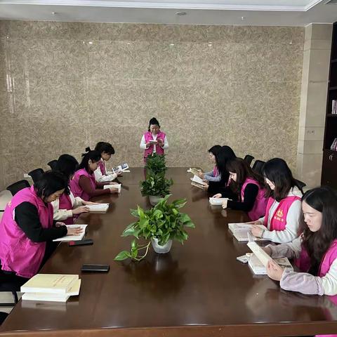 “多读书、读好书”                汉阳区“政协委员读书走进徐湾社区”全民阅读活动