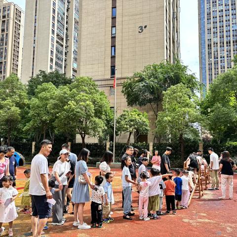 【晨光楚萌建港幼儿园】— —共育一朵花，看见成长的力量