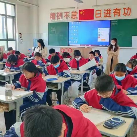 家长进校助监考 家校合力育英才——许昌市第十八中学家长监考活动纪实