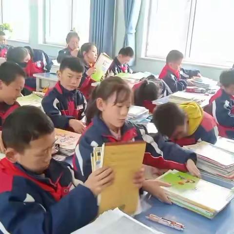 和谐园地——让劳动收获美好。永惠小学四（1）班开展劳动教育活动。