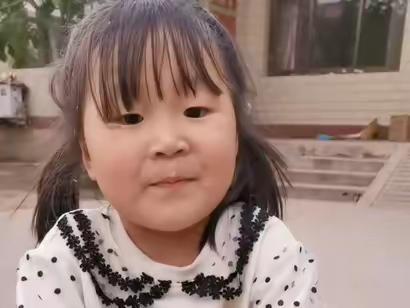 幼儿假期每天作业按时完成，懂得帮助家长做一些家务!